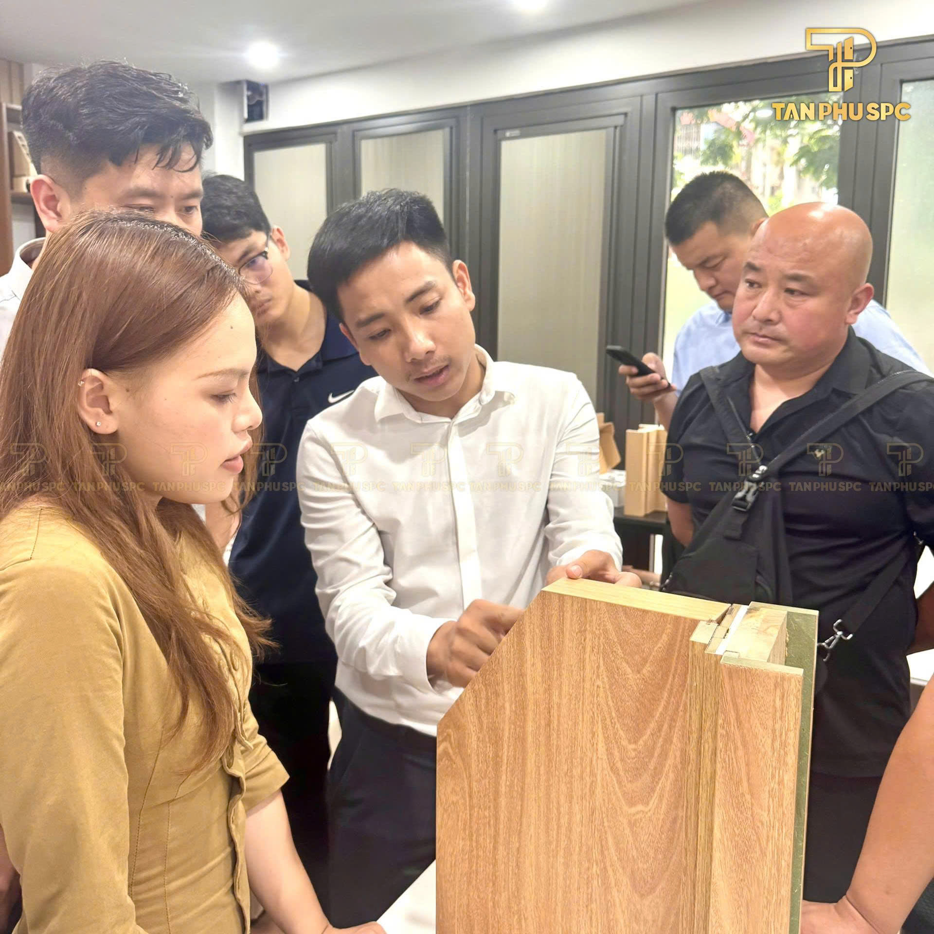 Tân Phú SPC Đón Đoàn Đối Tác Trung Quốc Tham Quan Và Làm Việc Tại Showroom Hà Nội