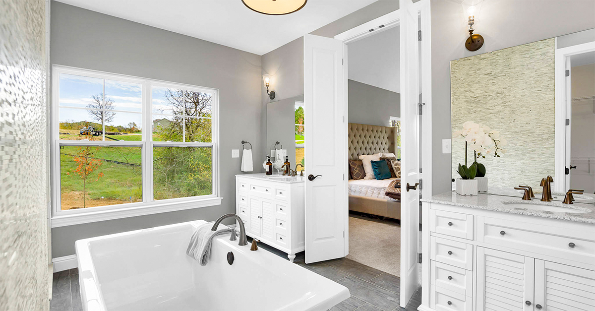 Cửa phòng tắm đối diện cửa ra vào có tốt không?